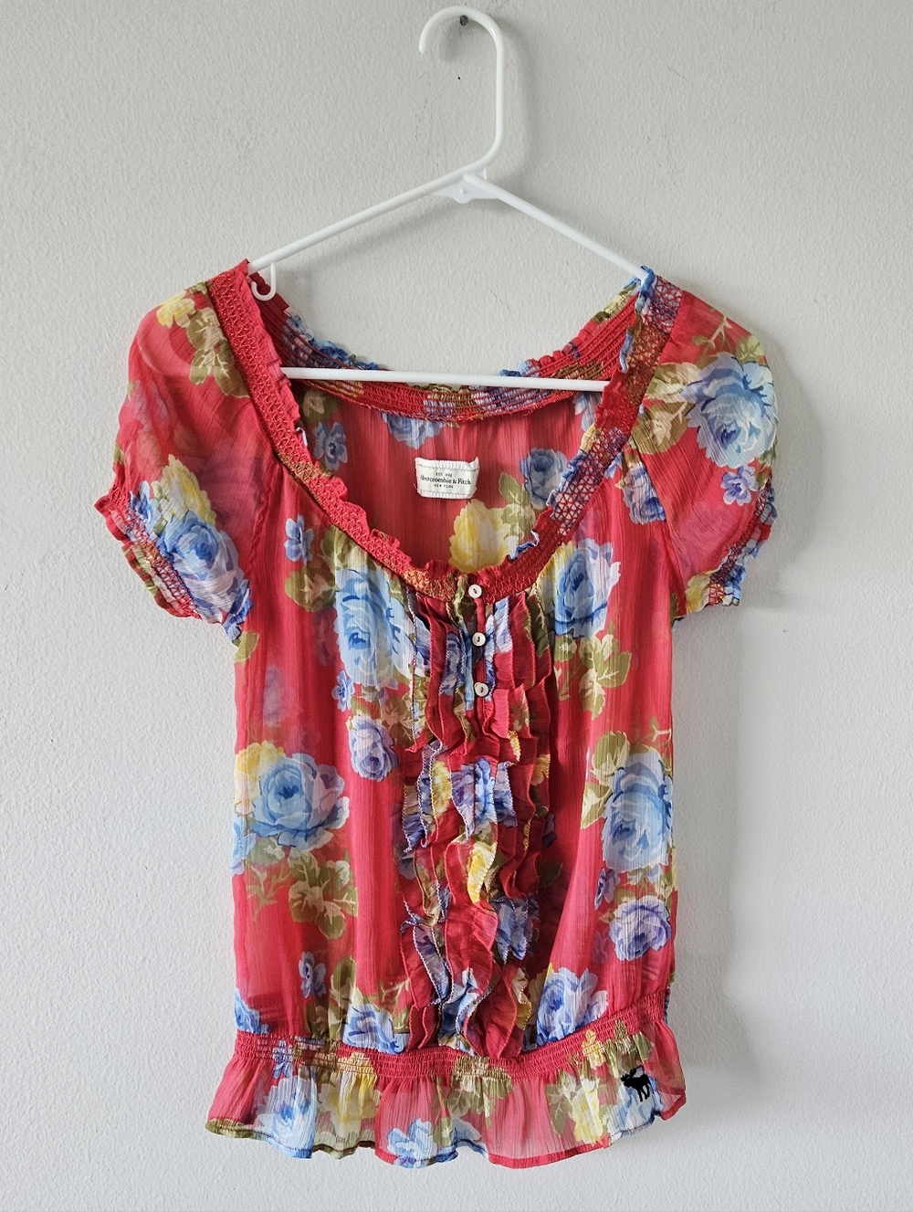 🌴Abercrombie red floral sheer top size SX🌴